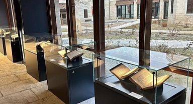 Öğrenciler Türkçenin bayraktarı Aşık Paşa'nın eserlerini müzede öğreniyor