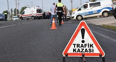 Otomobil devrildi kazada 5 kişi yaralandı