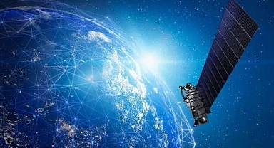 Polonya Dışişleri Bakanı, Elon Musk'ı Rusya'nın Starlink'i kullanmasına göz yummakla suçladı