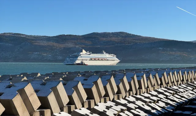 Rusya'dan Amasra'ya gelen yolcu gemisine rüzgar engeli