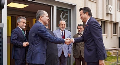 Saadet Partisi Genel Başkanı Arıkan, Yeniden Refah Partisi Genel Başkanı Erbakan'ı ziyaret etti