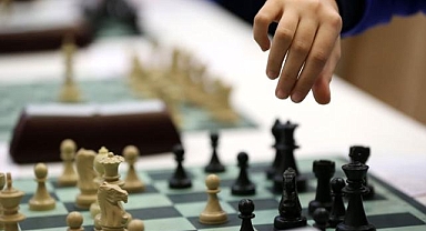 Satranç oyuncusu Yağız Kaan Erdoğmuş, dünya 5 numarası Erigaisi'yi yendi