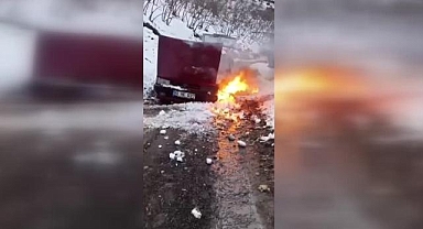 Seyir halindeki otomobilde çıkan yangın söndürüldü