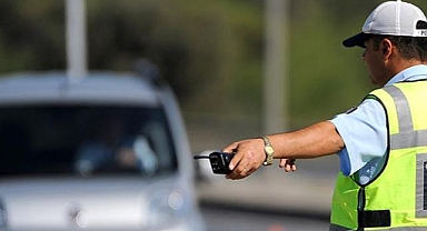 SON DAKİKA! Trafik Cezalarında Yeni Dönem: 180 Bin TL Ceza ve Ehliyet İptali Meclis'ten Geçti!