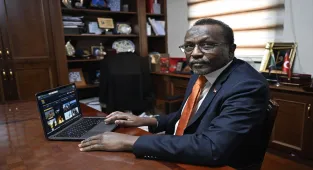 Sudan'ın Ankara Büyükelçisi Eltayeb, AA'nın Yılın Kareleri oylamasına katıldı