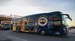Süper Kupa'da yarın karşılaşacak Fenerbahçe ve Samsunspor kafileleri Adana'ya geldi