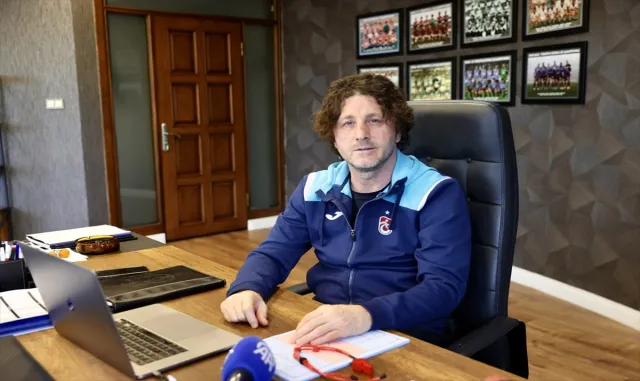 Trabzonspor Teknik Direktörü Fatih Tekke, AA'nın Yılın Kareleri oylamasına katıldı