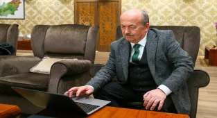 Uşak Üniversitesi Rektörü Demir, AA'nın Yılın Kareleri oylamasına katıldı