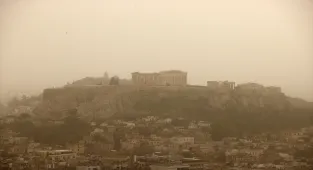 Afrika tozu, Atina'da gökyüzünü sarıya boyadı