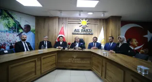 AK Parti Sözcüsü Ömer Çelik partisinin Osmaniye İl Başkanlığı'nda konuştu: (1)