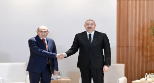 Aliyev ve Paşinyan, Abu Dabi'de bir araya geldi