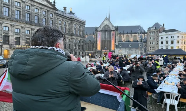 Amsterdam'da Filistin için sokak iftarı düzenlendi
