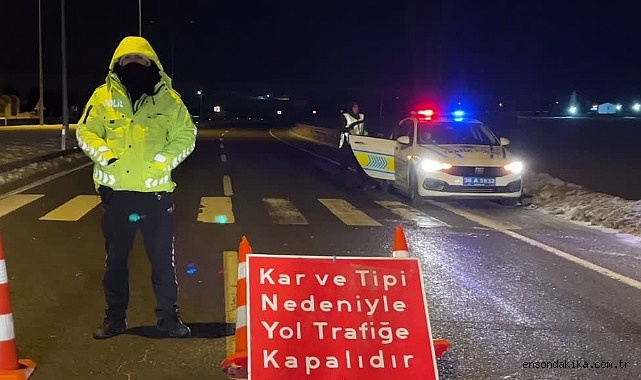 Ardahan ve Kars'ta olumsuz hava koşulları ulaşımı aksatıyor (GÜNCELLEME)