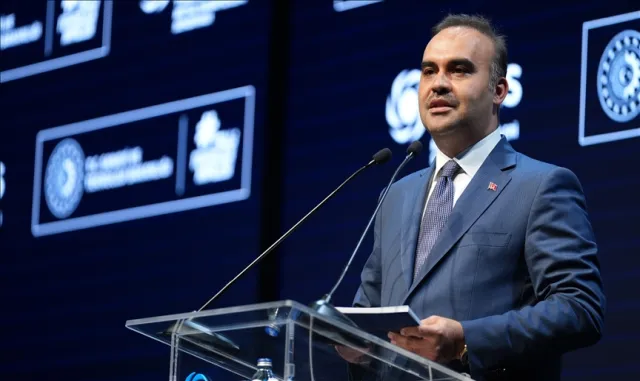 Bakan Kacır: KOSGEB Kapasite Geliştirme Desteği 2026 yılı 1. dönem başvuruları bugün başlıyor. 20 milyon lira üst limitli krediler için 20 puanlık finansman desteği sunuyoruz