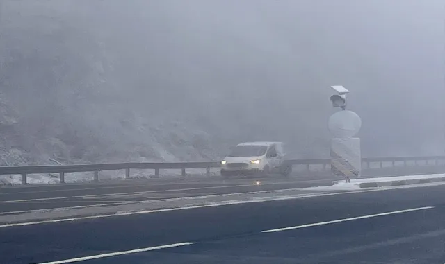 Bolu Dağı'nda sis etkili oluyor