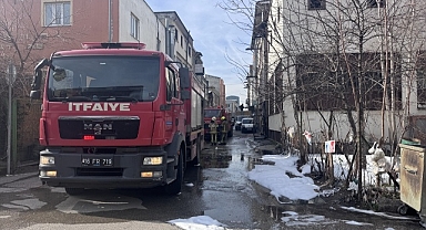 Bursa'da dekoratif yapı malzemeleri üretilen işletmedeki yangın söndürüldü