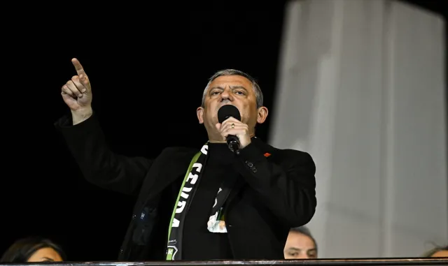 CHP Genel Başkanı Özel, partisinin Bakırköy mitingine katıldı