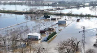 Edirne'de Meriç Nehri'nin debisi artmaya devam ediyor