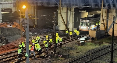 Esenler'de metronun raydan çıkması sonucu aksayan seferler normale döndü (GÜNCELLEME 2)