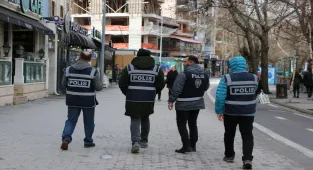 Eskişehir'de oyun salonlarında öğrenci denetimi yapıldı