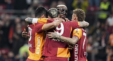 Galatasaray, tarihi gecede Juventus'u farklı yenerek tur kapısını araladı