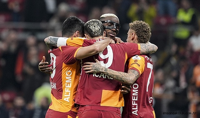 Galatasaray, tarihi gecede Juventus'u farklı yenerek tur kapısını araladı