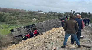 GÜNCELLEME 3 - Antalya'da devrilen yolcu otobüsündeki ölü sayısı 10'a yükseldi