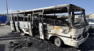 GÜNCELLEME - İzmir'de yanan midibüsteki 16 yaşındaki çocuk öldü