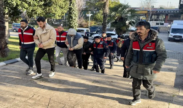 GÜNCELLEME - Samsun merkezli yasa dışı bahis operasyonunda yakalanan 12 şüpheli tutuklandı