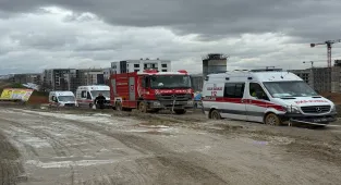 GÜNCELLEME - Tuzla'da işçi konteynerinde çıkan yangın söndürüldü