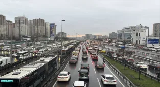 İstanbul'da akşam saatlerinde trafik yoğunluğu yüzde 90'a çıktı