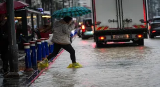 İzmir'de sağanak etkili oldu