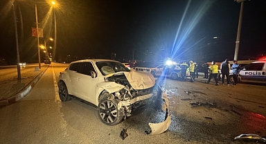 Karaman'da cip ile otomobilin çarpıştığı kazada 4 kişi yaralandı