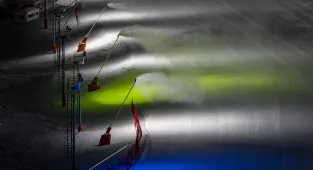 Palandöken'de gece kayağı görsel şölene dönüşüyor