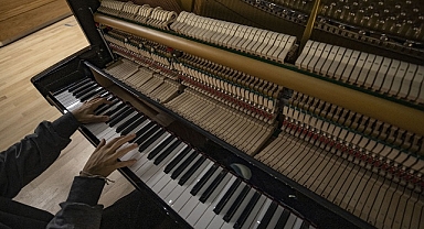 Piyanist ve besteci Büşra Kayıkçı, İstanbul'da müzikseverlerle buluştu