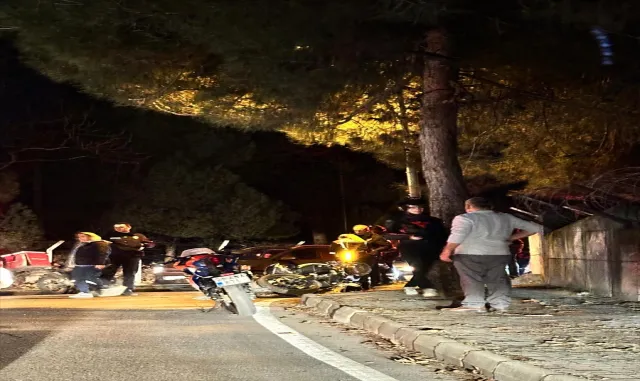 Samsun'da otomobille çarpışan motosikletteki 2 polis memuru yaralandı