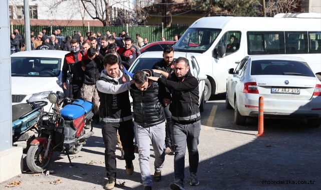 Şanlıurfa'daki kuyumcu soygununa ilişkin yakalanan 6 şüpheli adliyeye sevk edildi