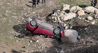 Şırnak'ta şarampole devrilen aracın sürücüsü ağır yaralandı 