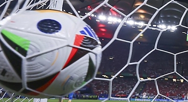 Süper Lig'in dibinde galibiyet krizi, zirvesinde namağlup seri