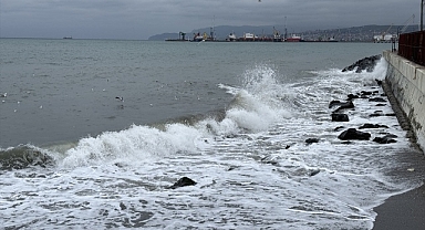 Tekirdağ'da poyraz deniz ulaşımını olumsuz etkiliyor