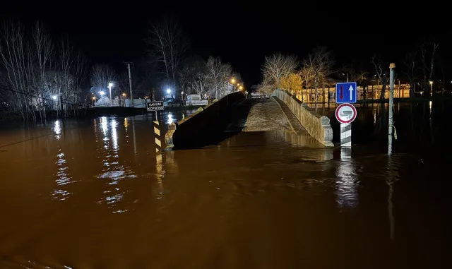 Tunca Nehri'nde debinin yükselmesi nedeniyle uyarı seviyesi kırmızıya yükseltildi
