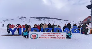 Ulaş'tan 27 öğrenci Yıldız Dağı Kış Sporları Turizm Merkezi'nde eğlendi 