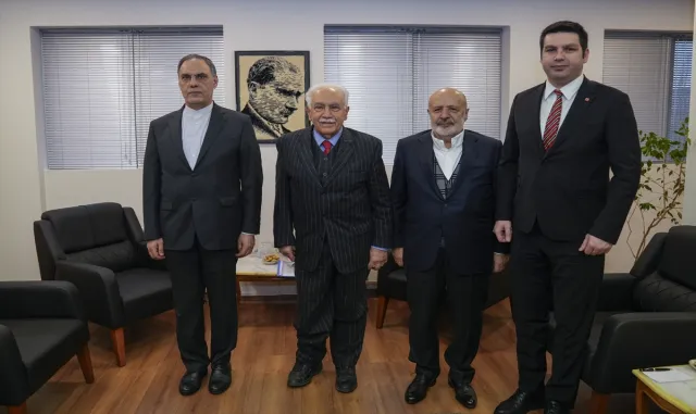 Vatan Partisi Genel Başkanı Perinçek, İran'ın Ankara Büyükelçisi Habibullahzade ile görüştü