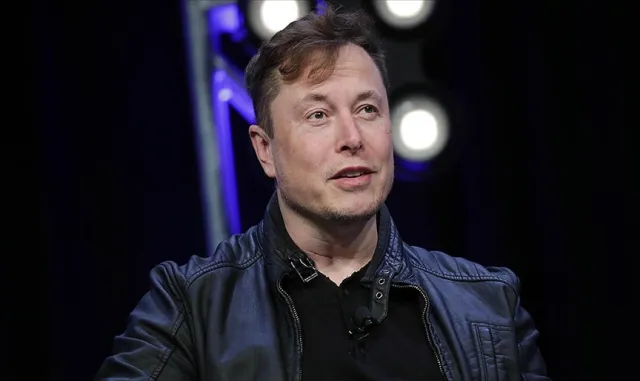 WSJ: Elon Musk'ın SpaceX şirketi, Ay yolculuğuna öncelik vermek için Mars görevini erteledi