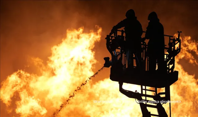 Antalya'da zincir markette çıkan yangın hasara yol açtı