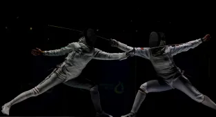 Antrenör babasının desteğiyle başladığı eskrimde milli takımı hedefliyor