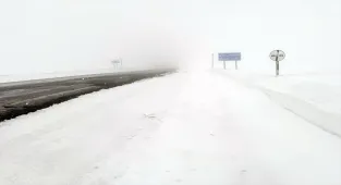 Ardahan-Şavşat kara yolu kar nedeniyle tır trafiğine kapatıldı