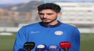 Çaykur Rizesporlu futbolcu Samet Akaydin'dan Trabzonspor maçı değerlendirmesi: