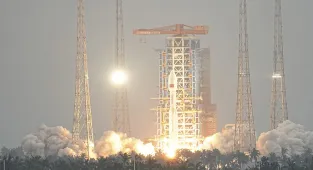 Çin, Guovang ağının parçasını oluşturacak internet uydularının 20. grubunu fırlattı