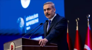 Dışişleri Bakanı Fidan, Suudi Arabistanlı mevkidaşı Bin Ferhan ile telefonda görüştü